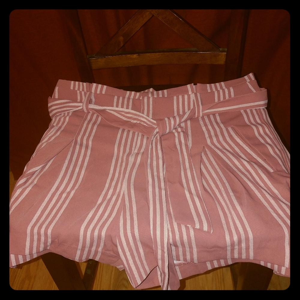 Torrid Rose Stripe Tie Front Shorts NWT